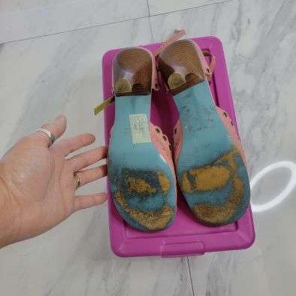 Pink pumps - Picture 3 of 3